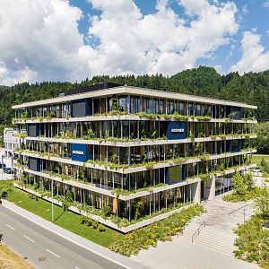 Erstmals über 1 Milliarde Euro Umsatz